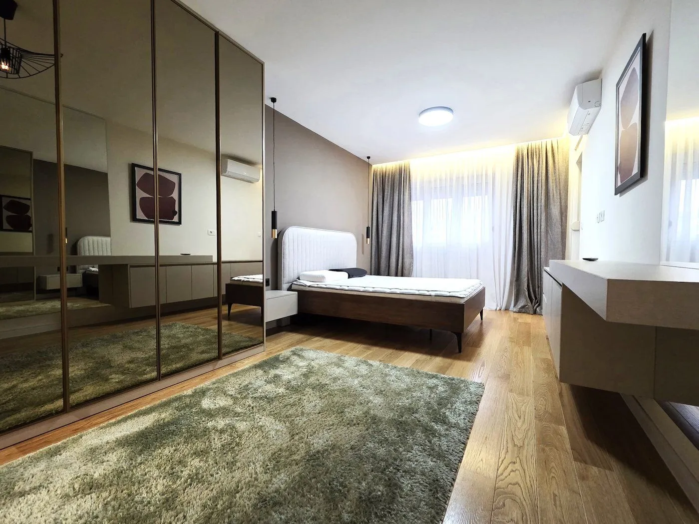 Izdavanje, stan, 105m², Central Point, Podgorica