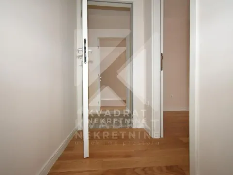 Izdavanje, dvosoban stan, 72m², Central Point, Podgorica - image 9