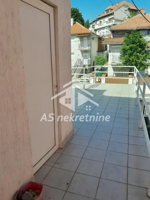 Rent, three bedroom apartment, 80m², Čukarica, Beograd