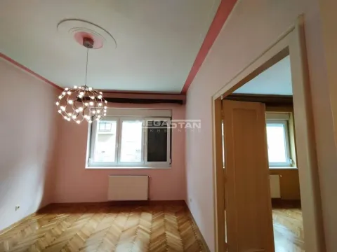 Izdavanje, trosoban stan, 90m², Vračar Sve Podlokacije, Beograd - image 11