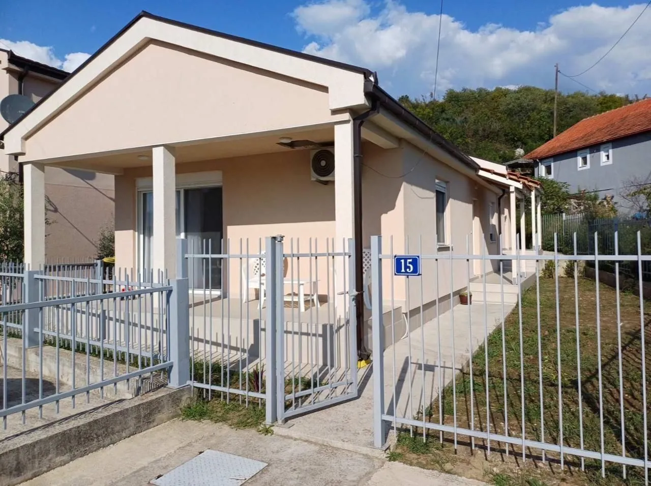 Rent, house, 135m², Dajbabe, Podgorica