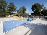 Izdavanje, kuća, 380m², Mareza, Podgorica - image 27