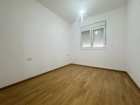 Prodaja, jednosoban stan, 46m², Stari Aerodrom, Podgorica - image 6