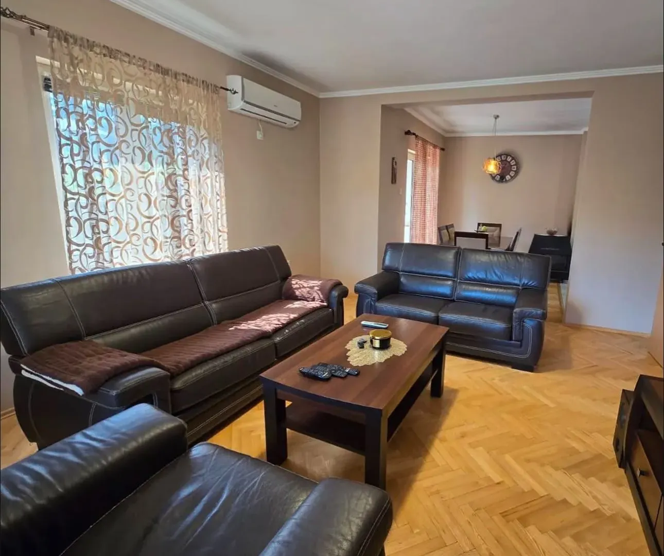 Izdavanje, kuća, 200m², Zagorič, Podgorica