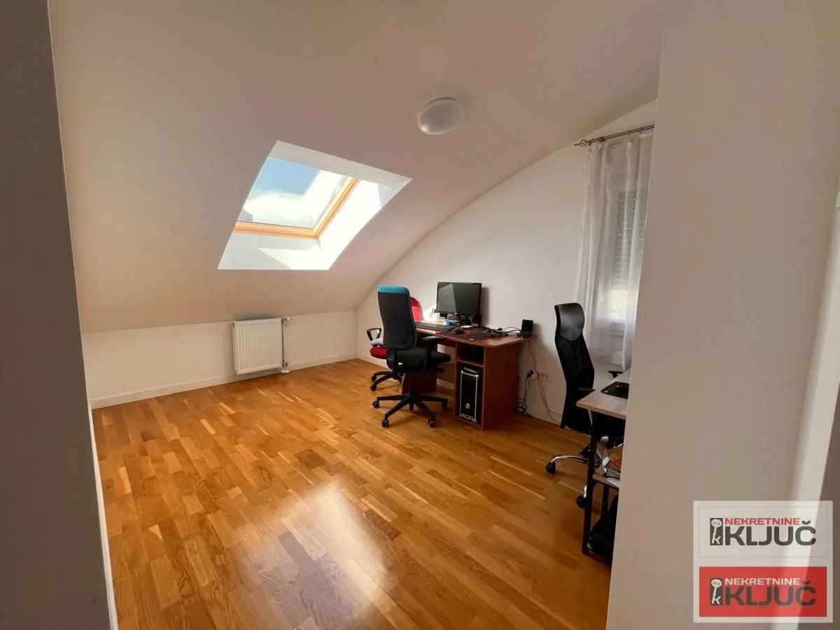 Prodaja, stan, 100m², Novo naselje, Novi Sad