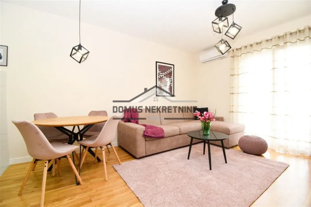 Izdavanje, jednosoban stan, 42m², Pobrežje, Podgorica