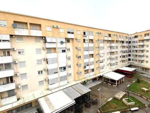 Izdavanje, dvosoban stan, 55m², Stari Aerodrom, Podgorica - image 5