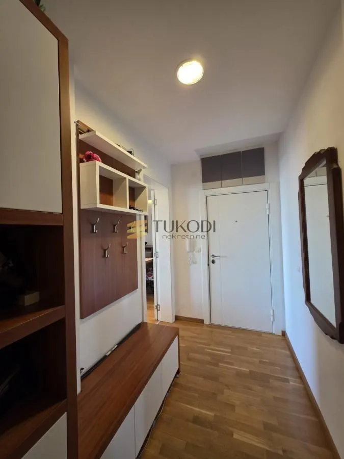 Prodaja, četvorosoban stan, 114m², Sremska Kamenica, Petrovaradin