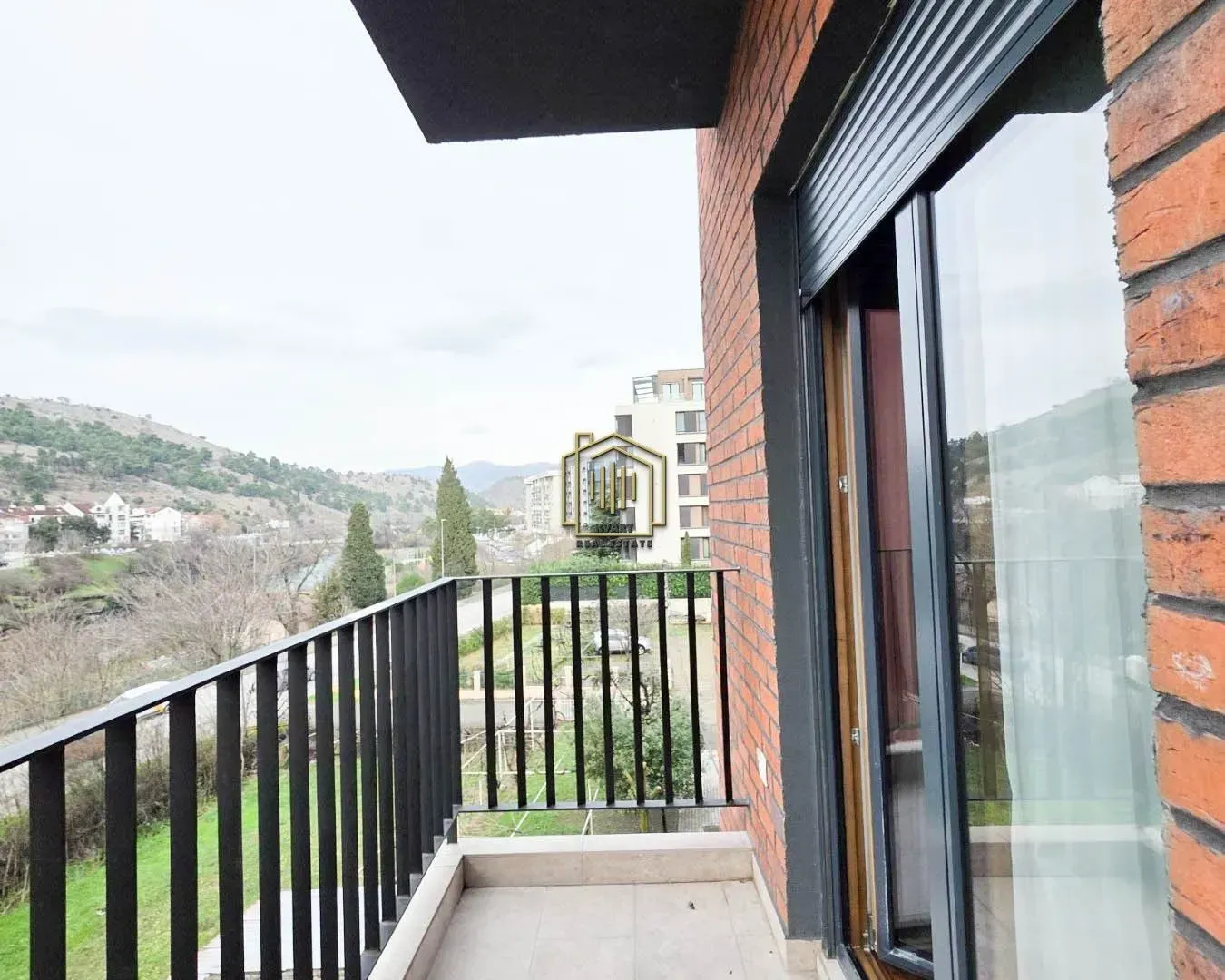 Izdavanje, jednosoban stan, 43m², Vezirov Most, Podgorica