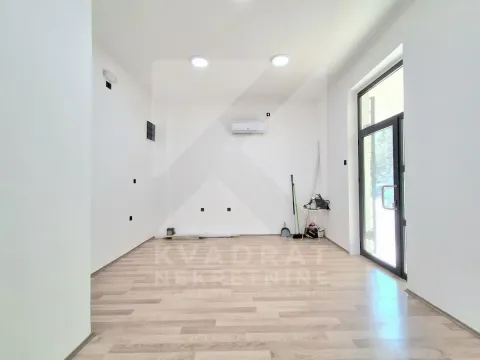 Rent, office space, 64m², Blok 7, Podgorica - image 5