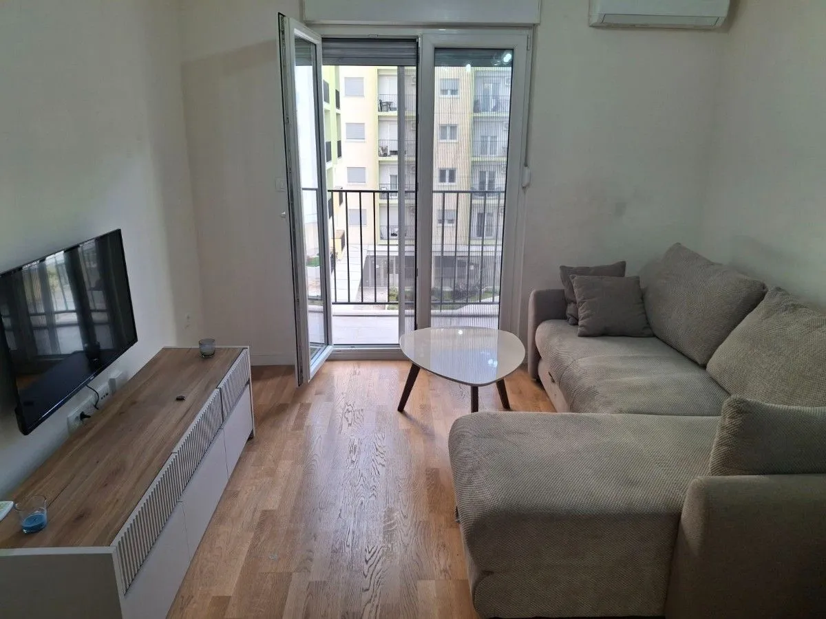 Izdavanje, stan, 40m², Pobrežje, Podgorica