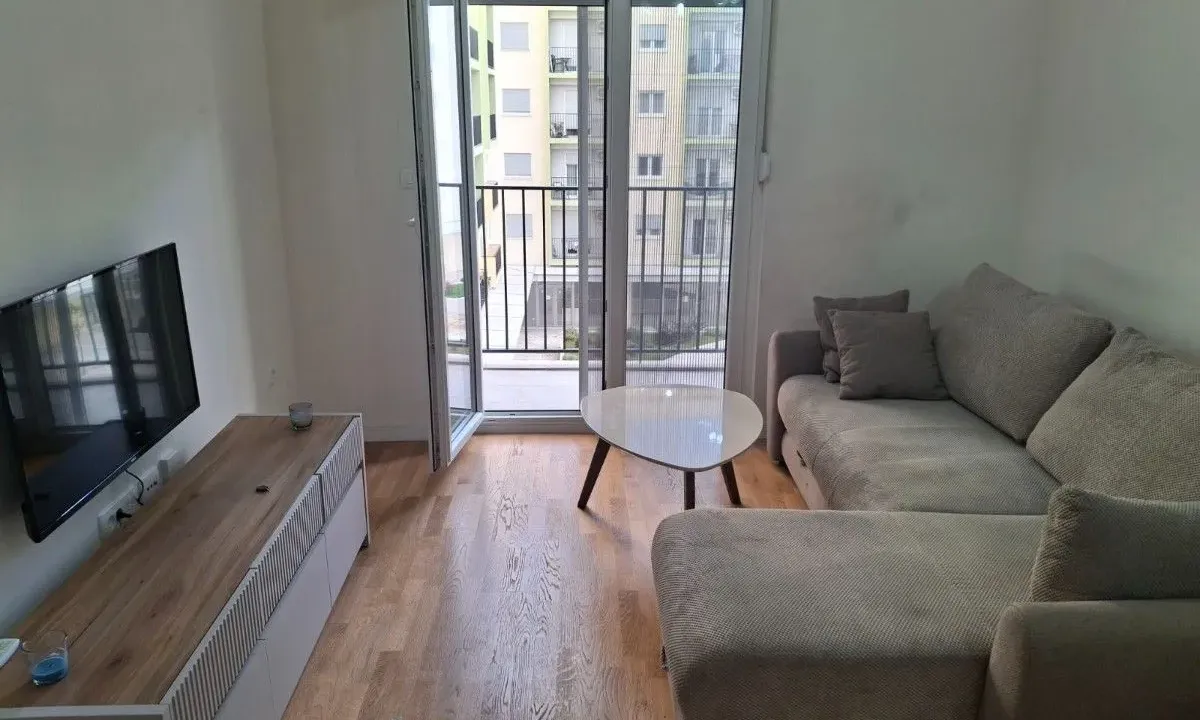 Izdavanje, stan, 40m², Pobrežje, Podgorica