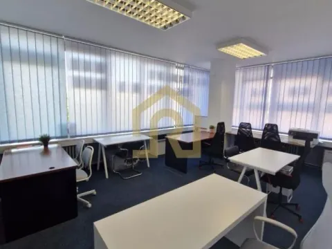 Izdavanje, poslovni prostor, 100m², Vukov Spomenik, Zvezdara Sve Podlokacije