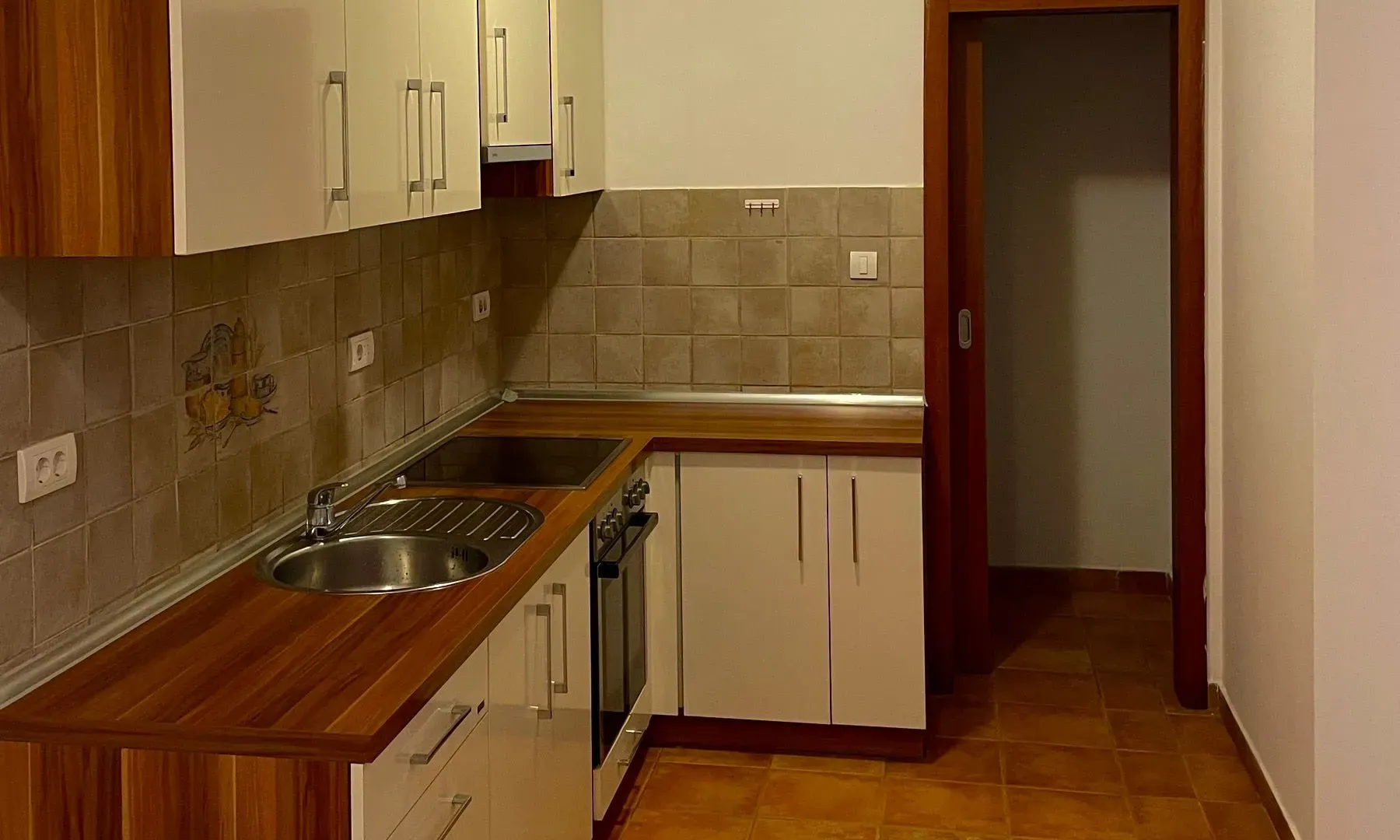 Izdavanje, jednosoban stan, 63m², Rozino, Budva