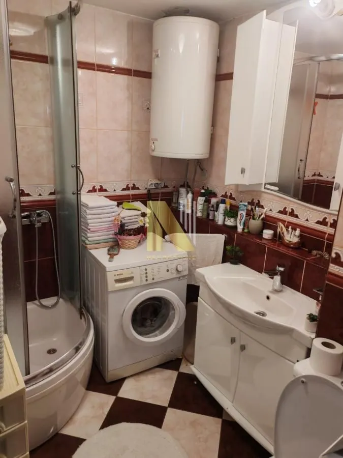 Prodaja, četvorosoban stan, 86m², Petrovaradin, Novi Sad