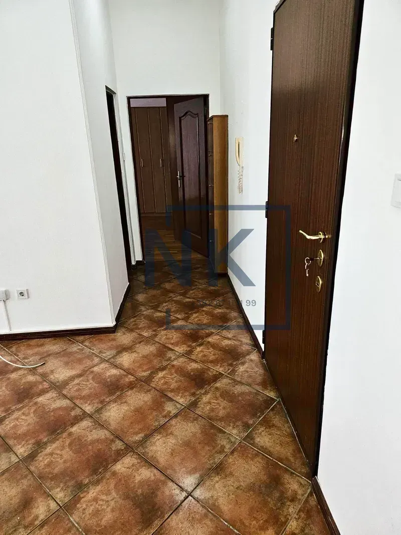 Izdavanje, dvosoban stan, 65m², Centar, Podgorica