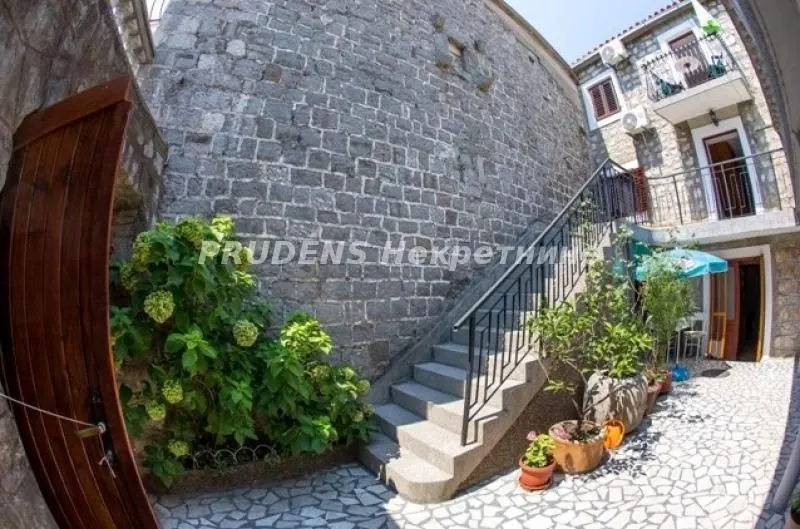 Sale, house, 210m², Bečići, Budva