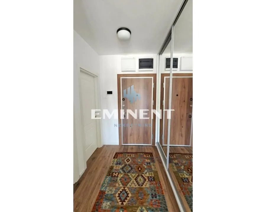 Izdavanje, dvosoban stan, 51m², Zemun Gornji Grad, Zemun Sve Podlokacije