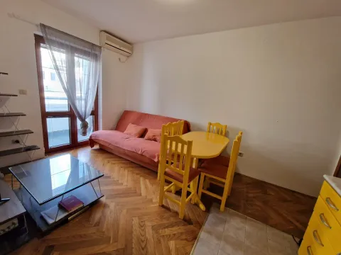 Izdavanje, jednosoban stan, 34m², Budva, Crna Gora - image 12