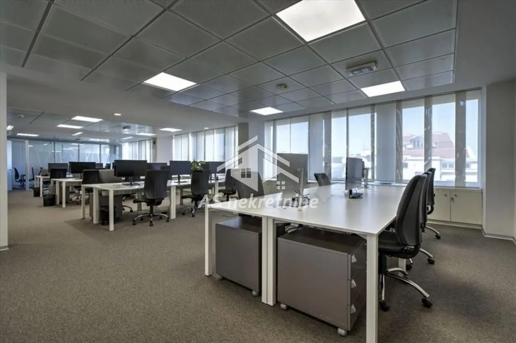 Izdavanje, poslovni prostor, 300m², Stari Grad, Beograd