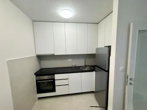 Rent, one bedroom apartment, 43m², Pobrežje, Podgorica - image 2