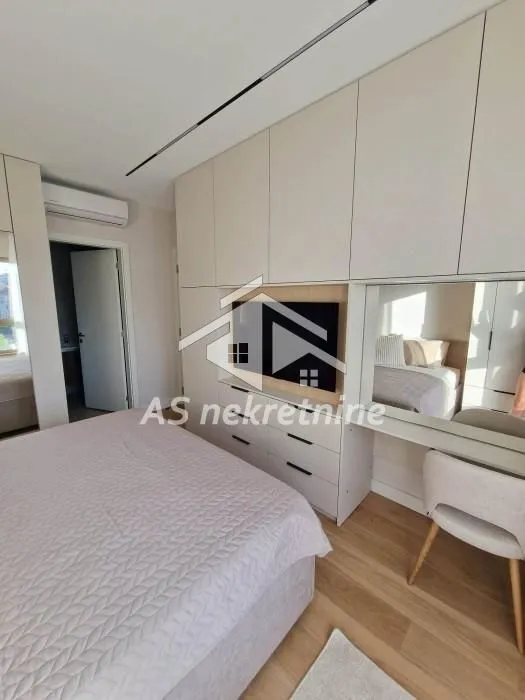 Rent, three bedroom apartment, 72m², Savski Venac, Beograd
