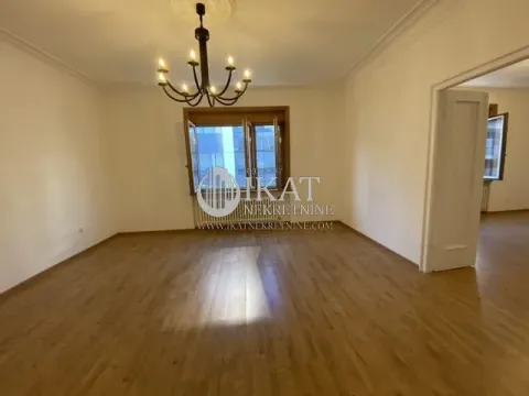 Izdavanje, četvorosoban stan, 160m², Stari Grad, Beograd - image 2