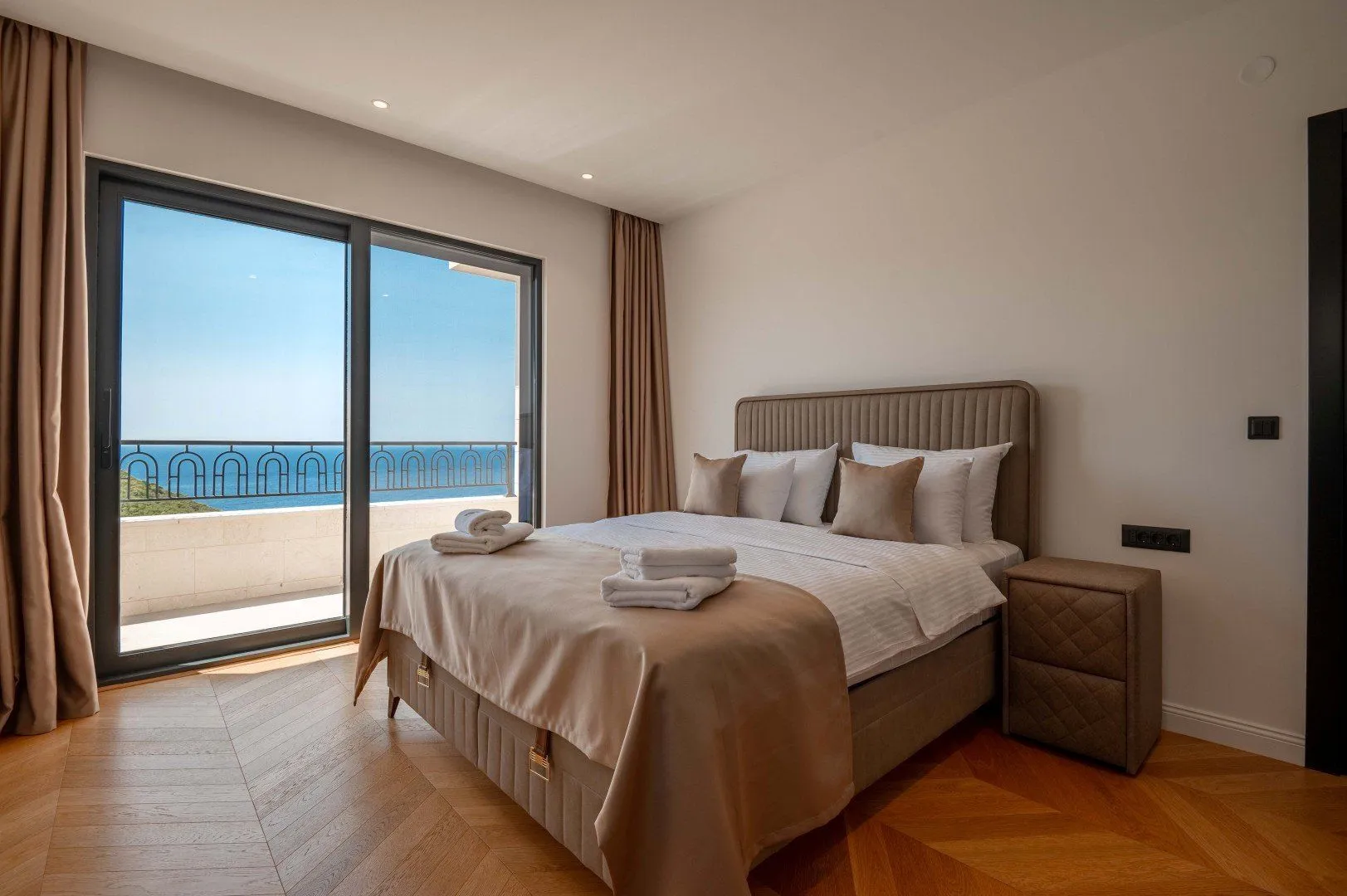 Sale, house, 318m², Reževići, Budva