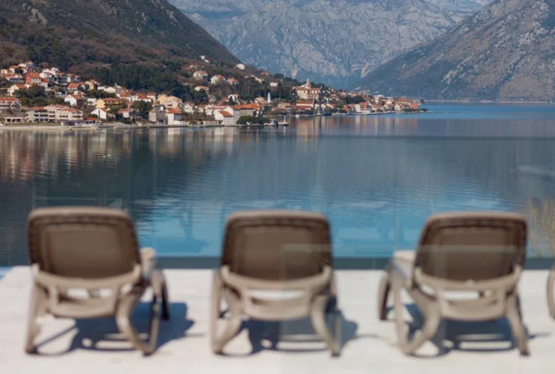 Prodaja, trosoban stan, 187m², Dobrota, Kotor