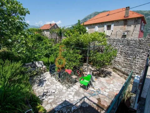 Sale, house, Kotor, Crna Gora - image 13