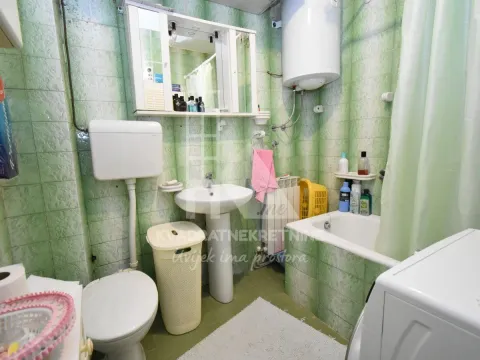 Sale, four bedroom apartment, 120m², Blok 7, Podgorica - image 13