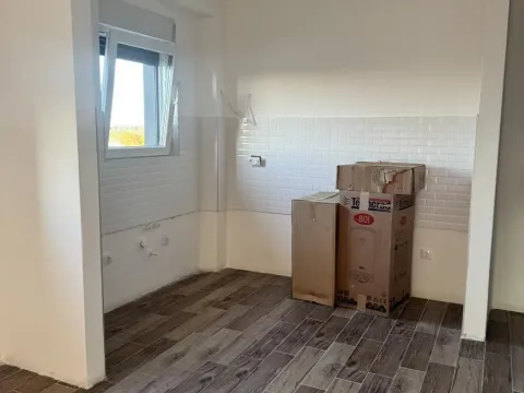 Prodaja, trosoban stan, 71m², Stari Banovci, Stara Pazova - image 3