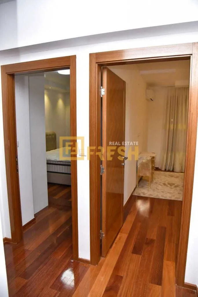Rent, four bedroom apartment, 140m², Centar, Podgorica
