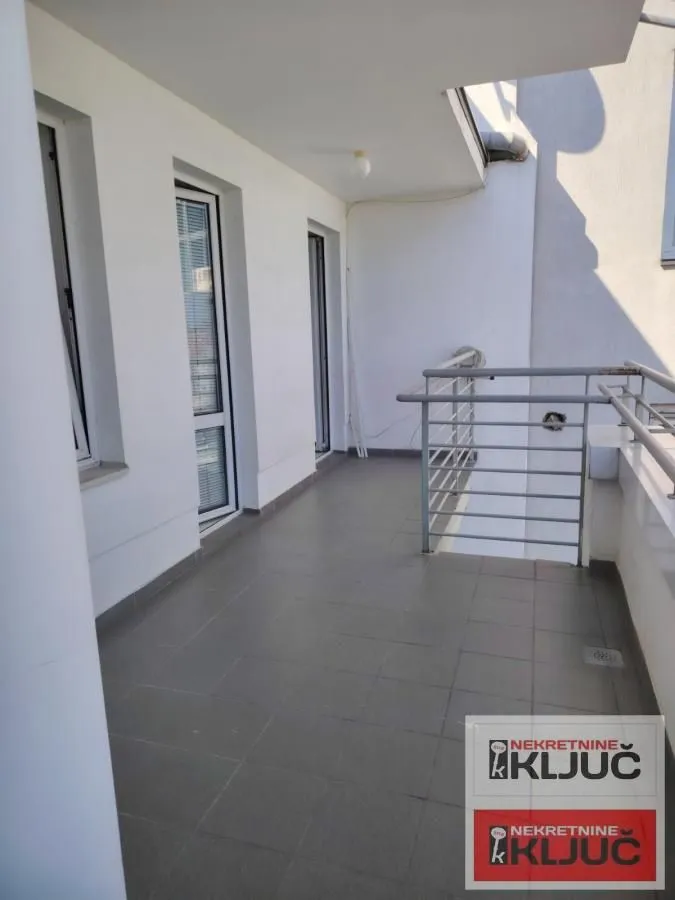 Prodaja, dvosoban stan, 46m², Bulevar Oslobodjenja, Novi Sad Sve Podlokacije