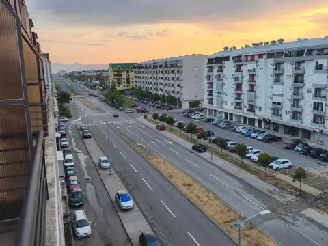 Izdavanje, dvosoban stan, 58m², Stari Aerodrom, Podgorica - image 7