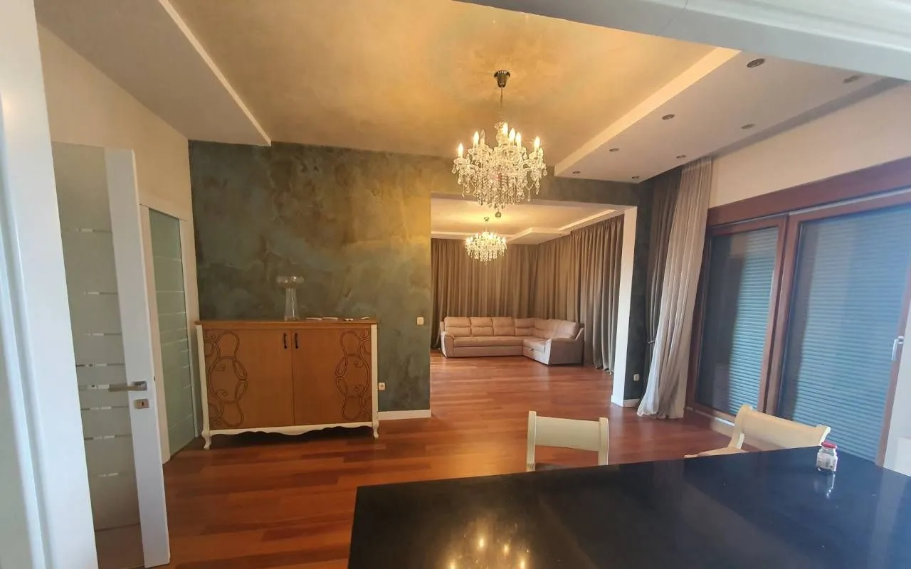 Rent, three bedroom apartment, 270m², Gorica C, Podgorica