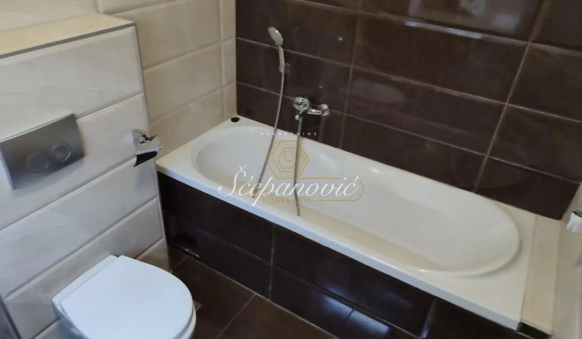 Prodaja, trosoban stan, 63m², Sajam, Novi Sad Sve Podlokacije