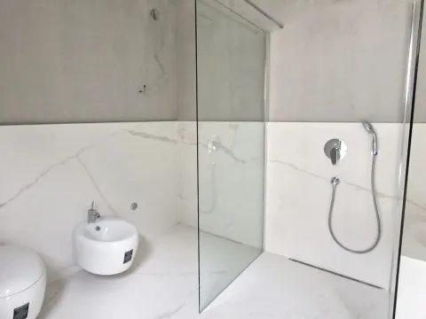 Sale, four bedroom apartment, 200m², Dobrota, Kotor - image 13