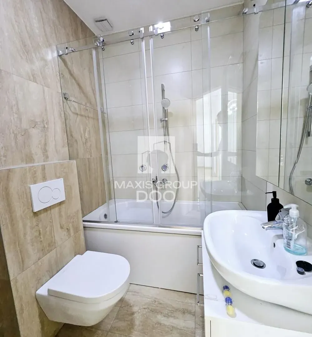 Izdavanje, trosoban stan, 127m², Čukarica, Beograd