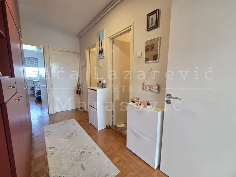 Sale, three bedroom apartment, 66m², Novi Beograd Blok 21, Novi Beograd Sve Podlokacije
