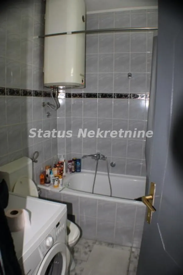 Prodaja, dvosoban stan, 77m², Stari grad, Novi Sad