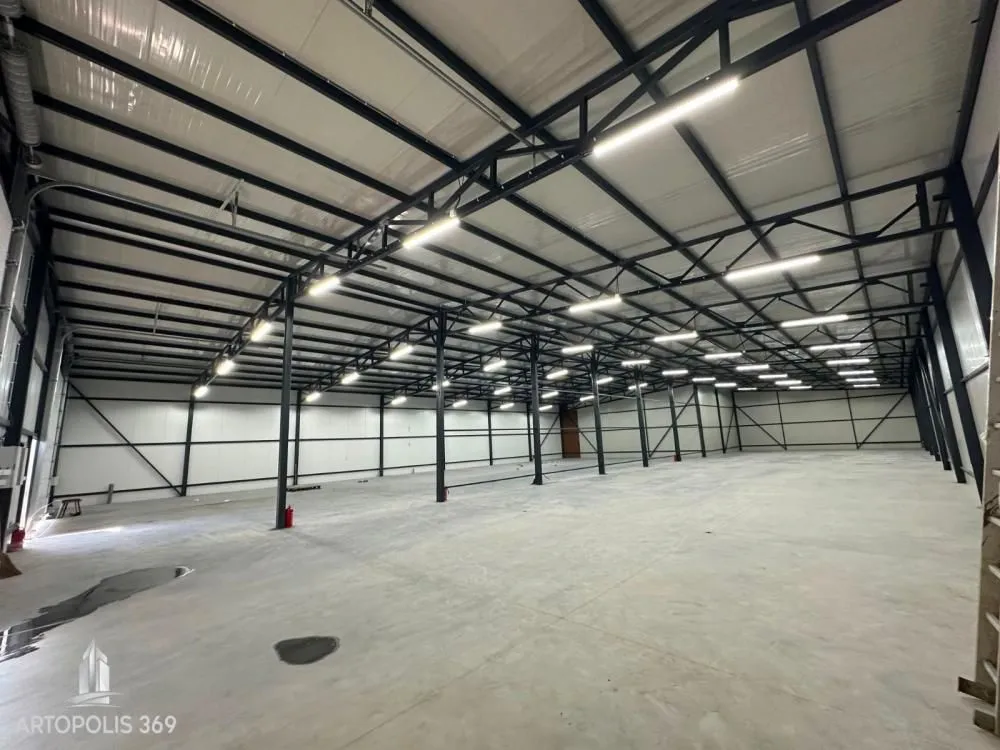 Izdavanje, poslovni prostor, 820m², Čukarica, Beograd