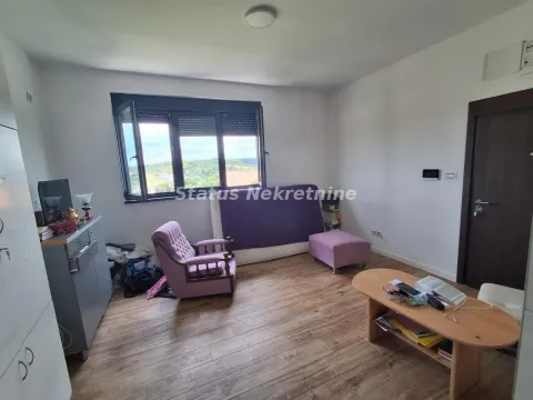Stan in Sremska Kamenica