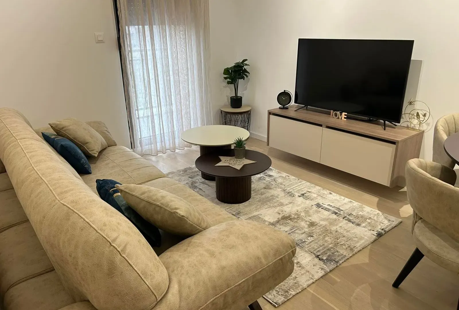 Izdavanje, jednosoban stan, 37m², Tološi, Podgorica