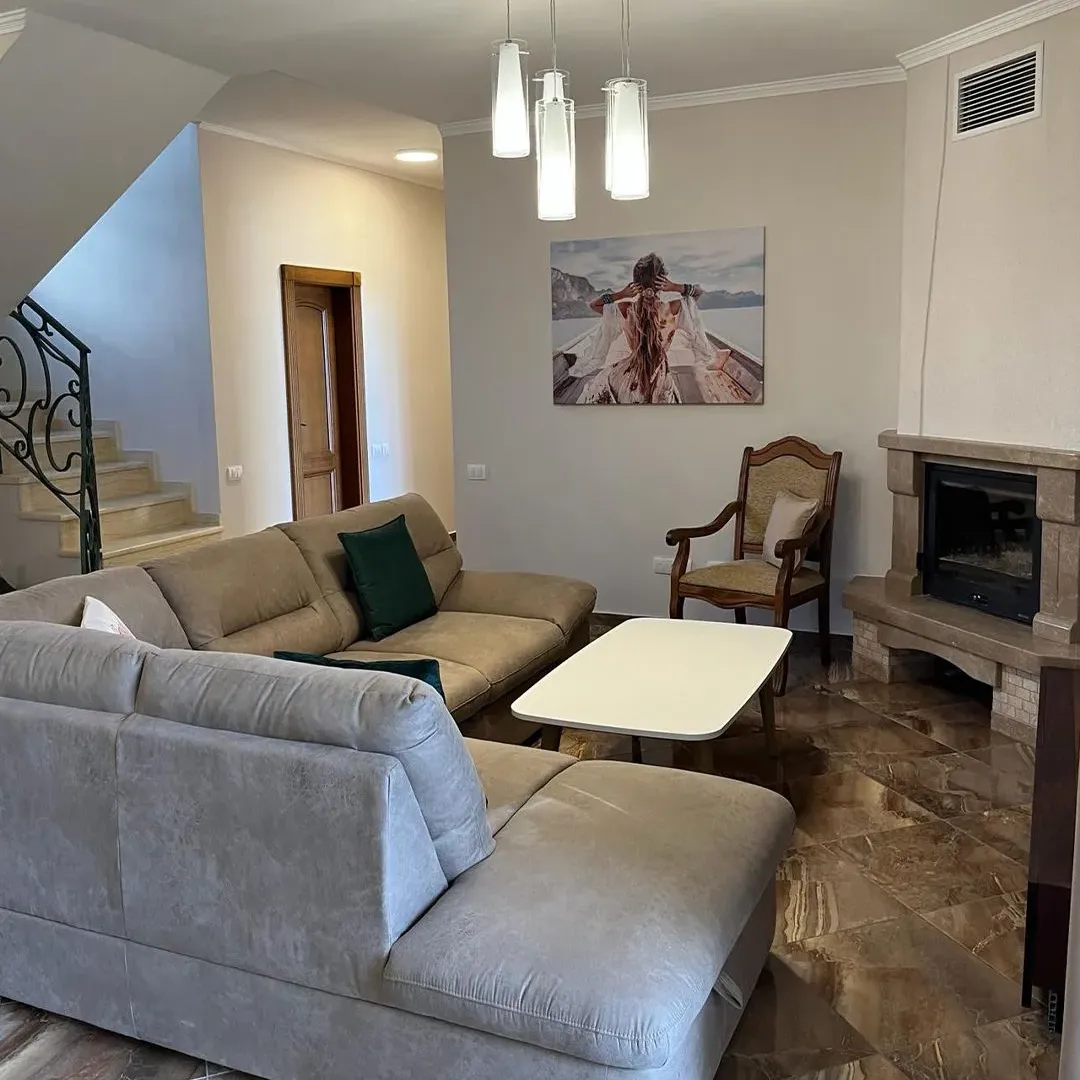 Prodaja, kuća, 235m², Centar, Bar