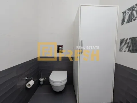 Izdavanje, poslovni prostor, 75m², Centar, Podgorica - image 15