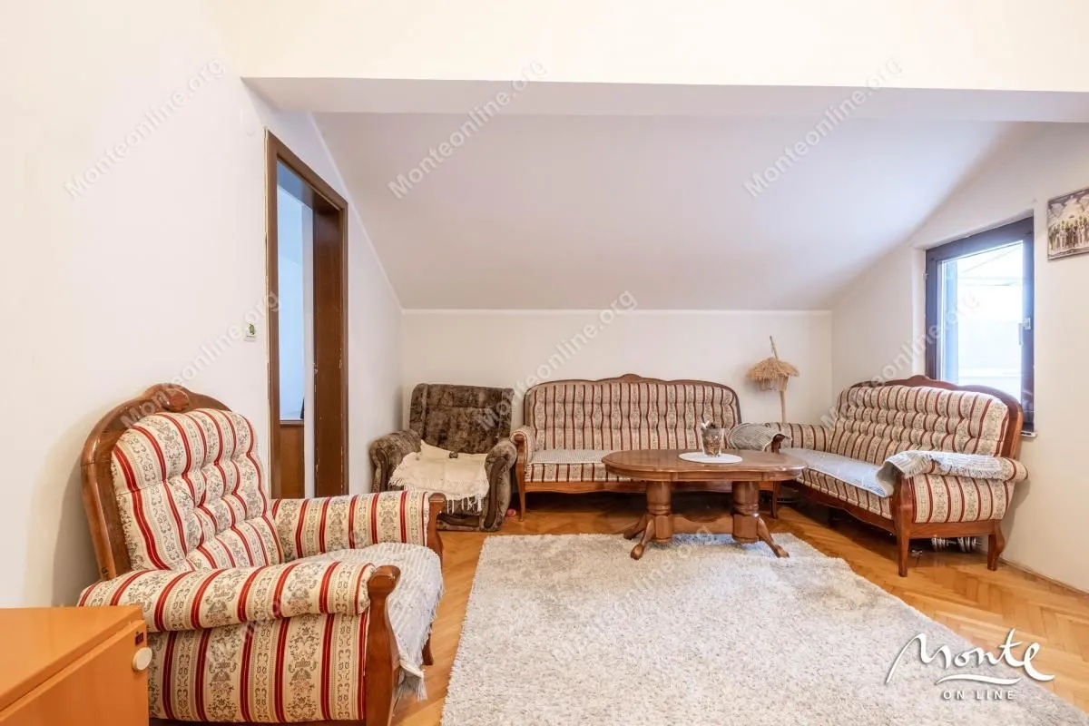 Prodaja, trosoban stan, 63m², Tivat, Crna Gora