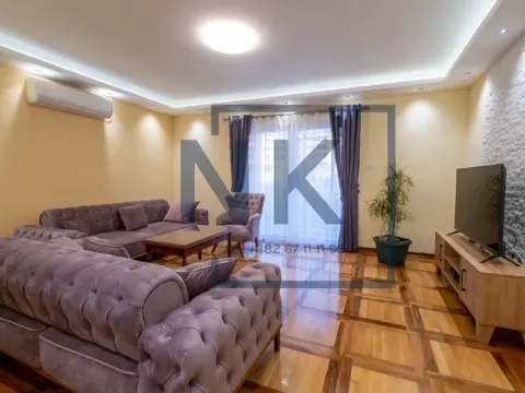 Prodaja, trosoban stan, 128m², Stari Aerodrom, Podgorica - image 7
