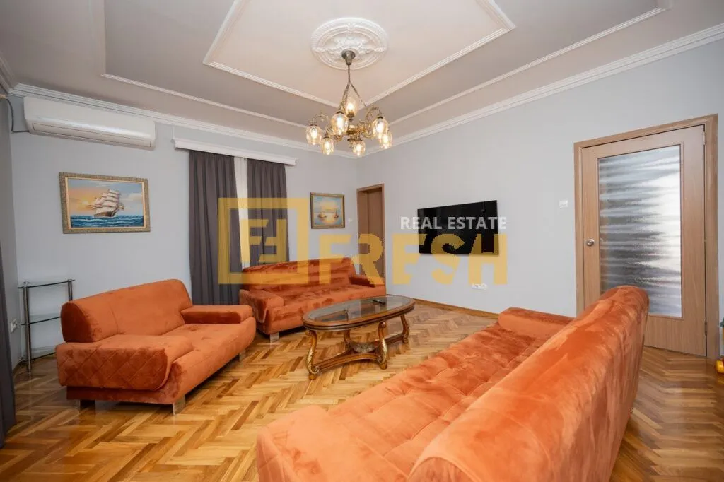 Rent, house, 80m², Centar, Podgorica