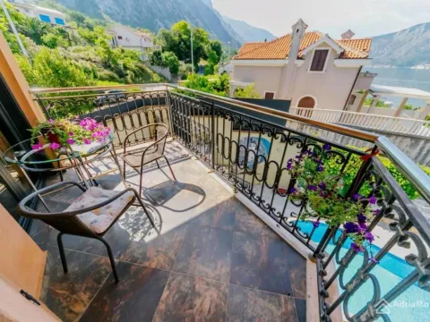 Prodaja, dvosoban stan, 80m², Dobrota, Kotor - image 7